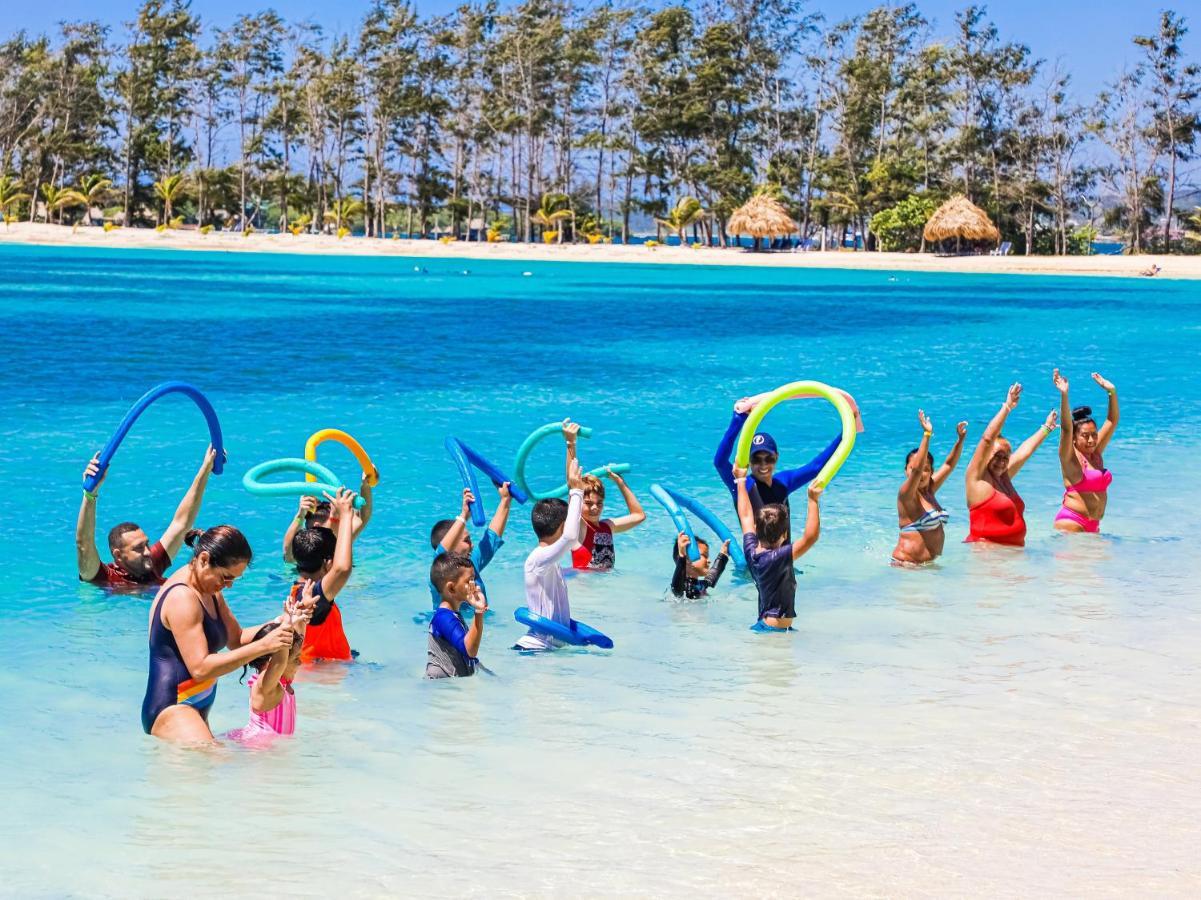 Fantasy Island Beach Resort And Marina First Bight Екстер'єр фото